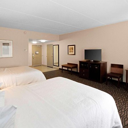 Hampton Inn Батлер Экстерьер фото