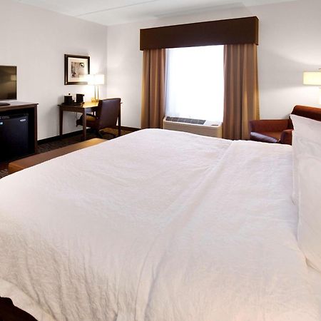 Hampton Inn Батлер Экстерьер фото