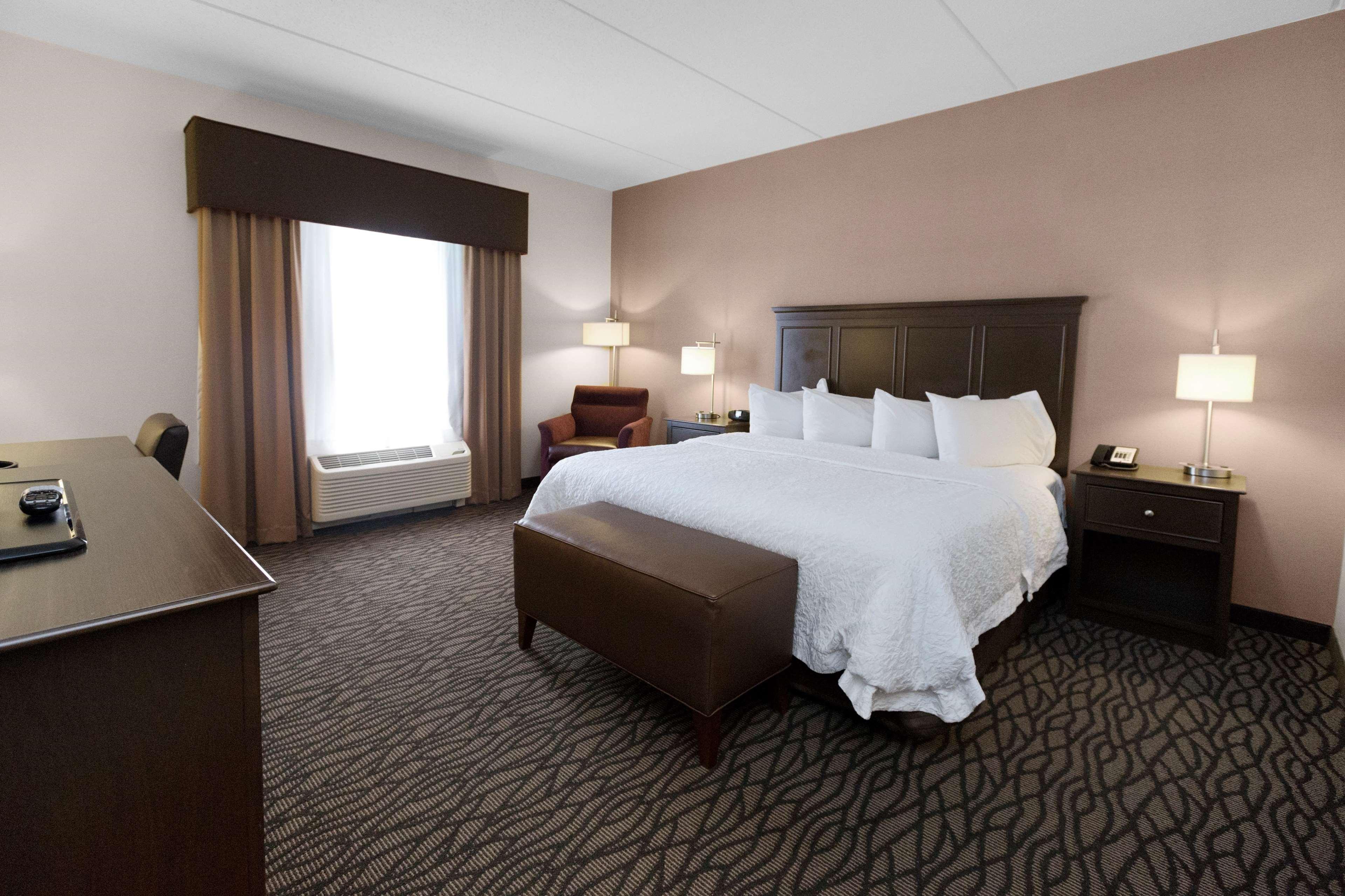 Hampton Inn Батлер Экстерьер фото