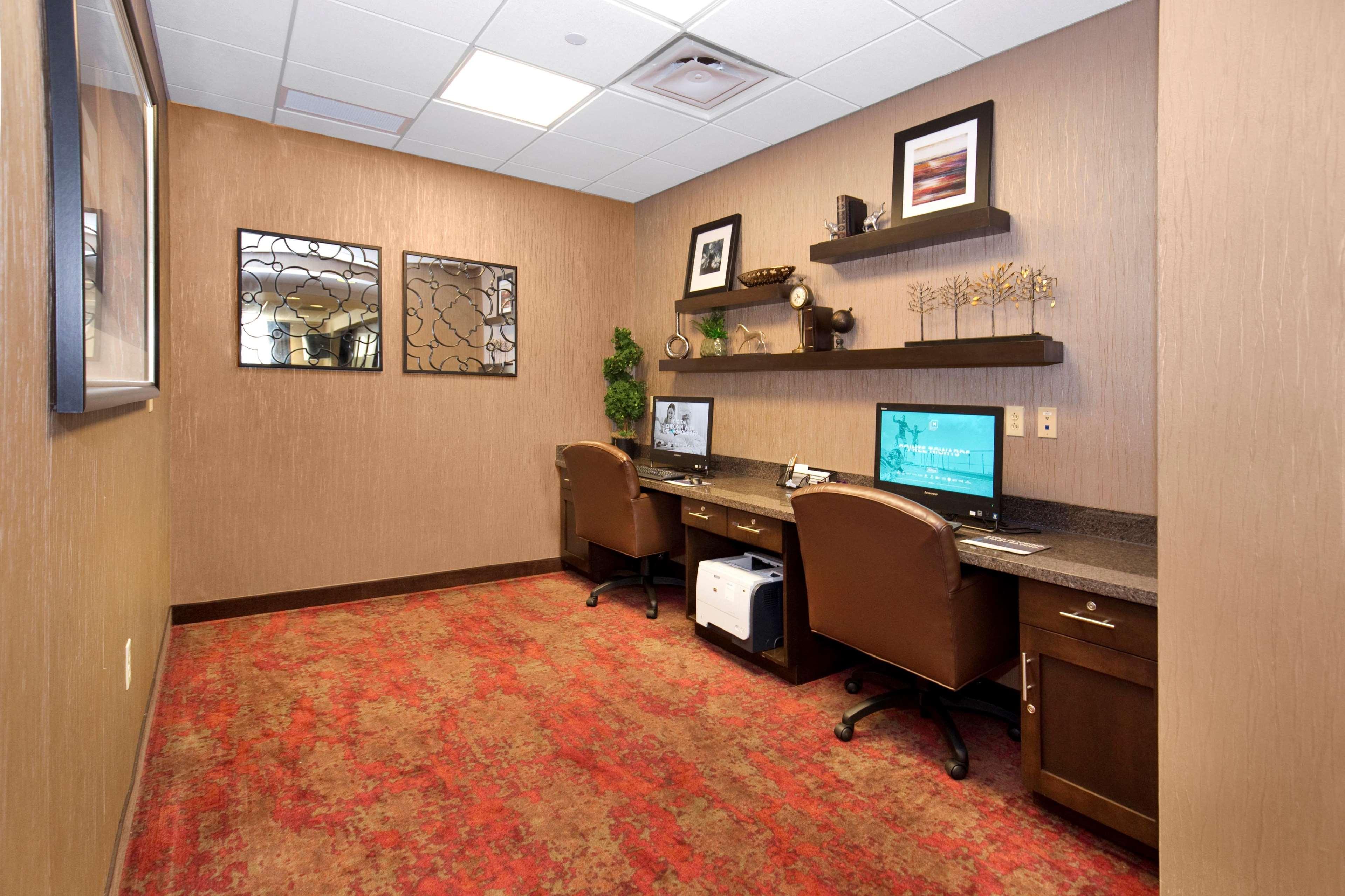 Hampton Inn Батлер Экстерьер фото