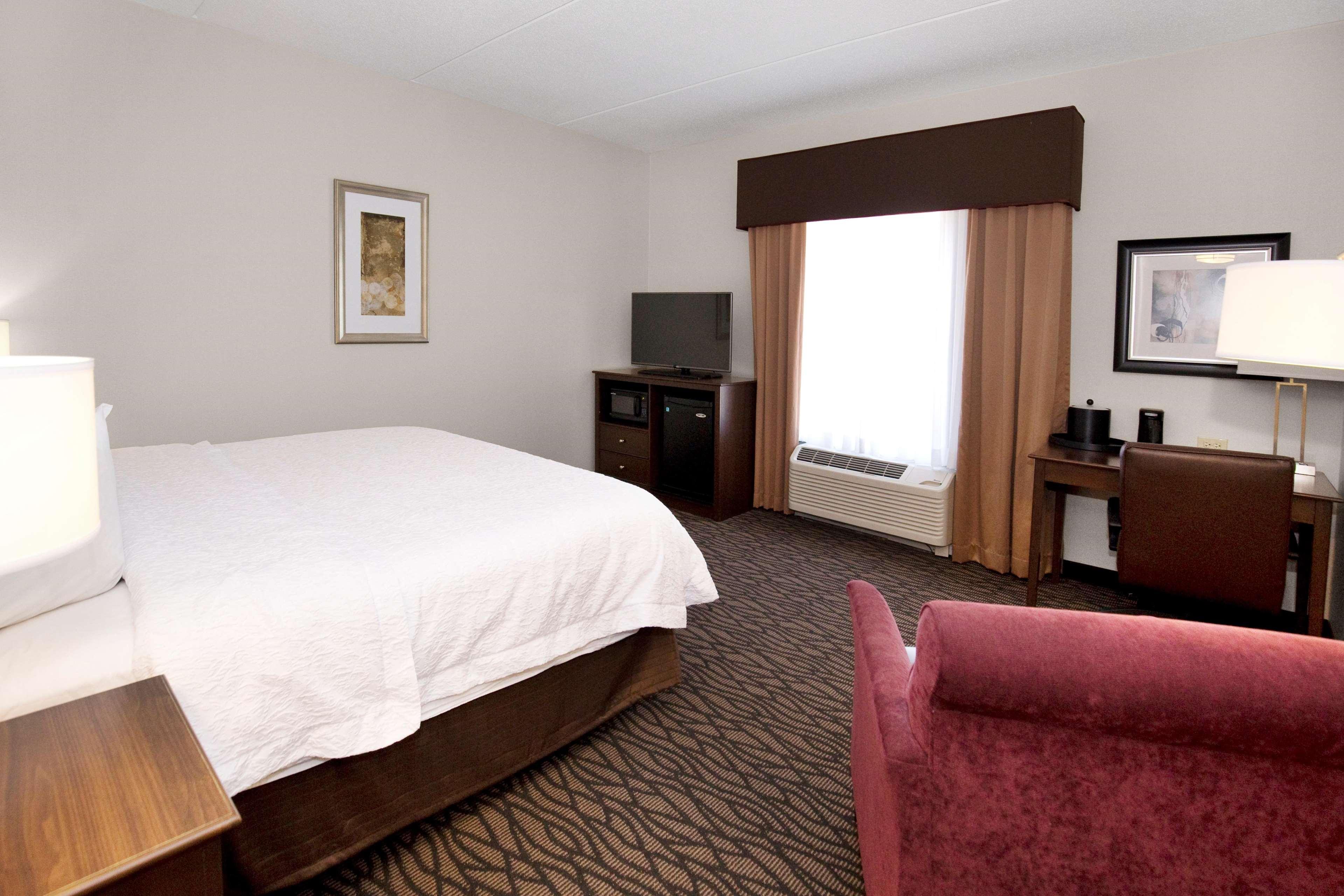 Hampton Inn Батлер Экстерьер фото