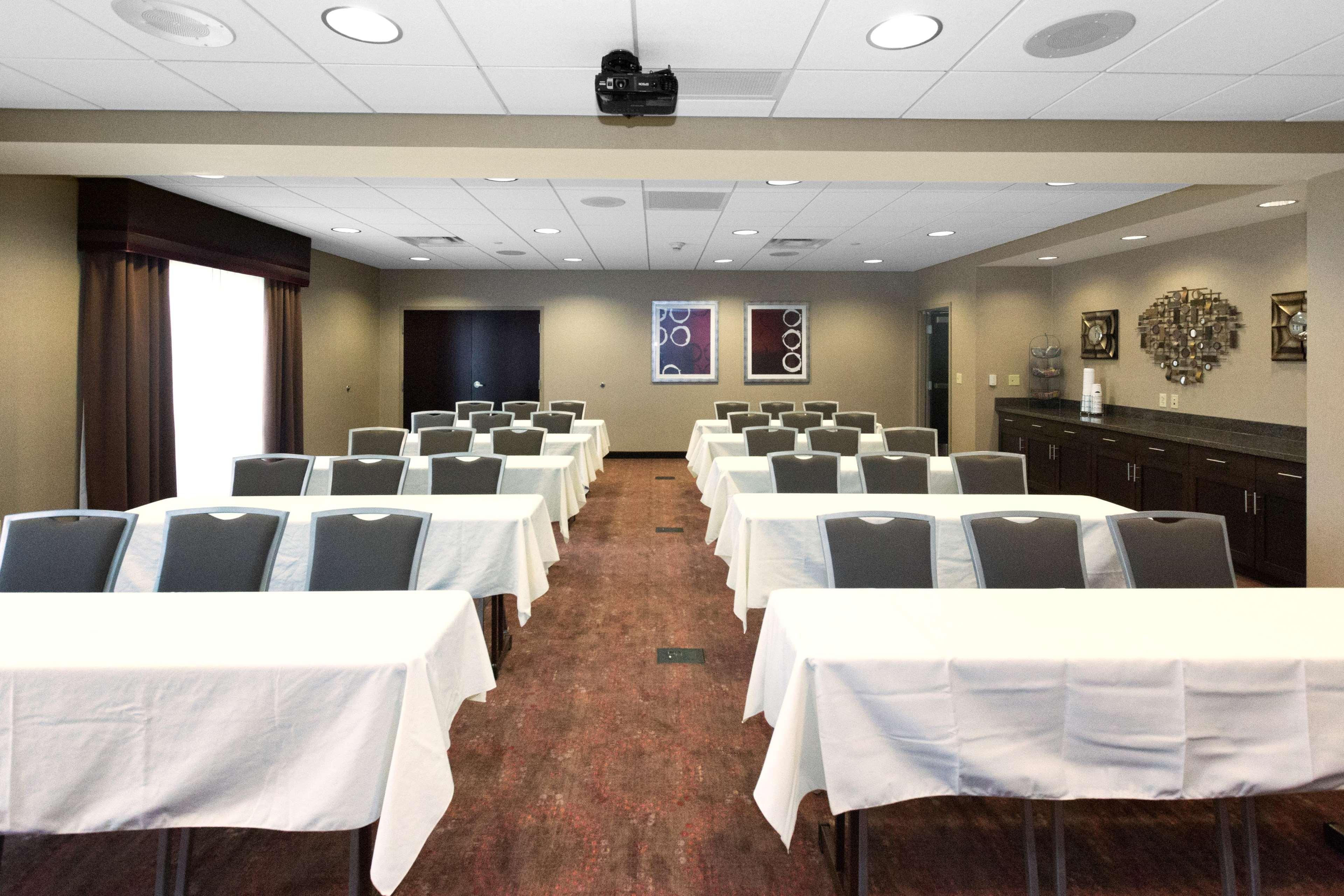 Hampton Inn Батлер Экстерьер фото