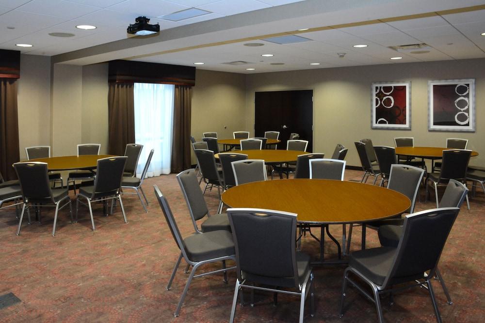 Hampton Inn Батлер Экстерьер фото